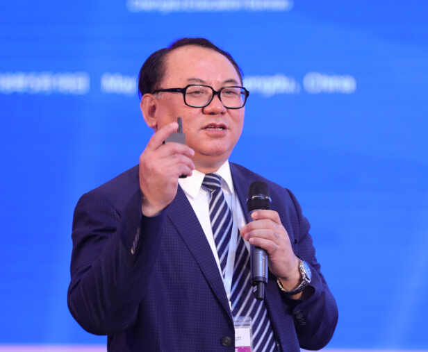 3ƾѧίǶΰݽDU Benwei, Secretary of the Party committee of Dongbei University of Finance and Economics was giving a Speech.jpg