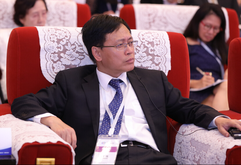 1. ɶн־ֳǿLiu Qiang, Director of the Chengdu Bureau of Education was listening to the Speech.jpg